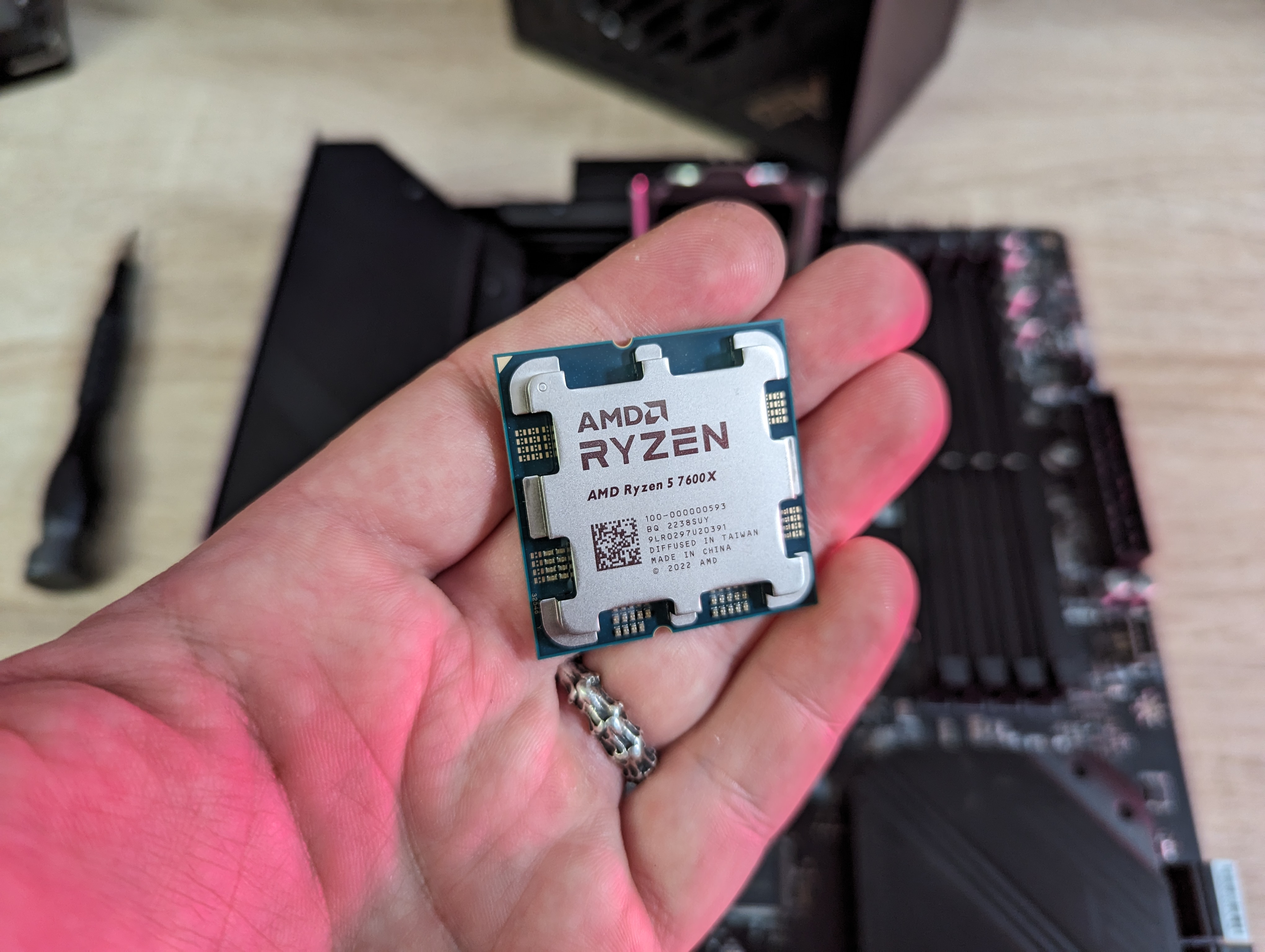 AMD Ryzen 7600X CPU.jpg